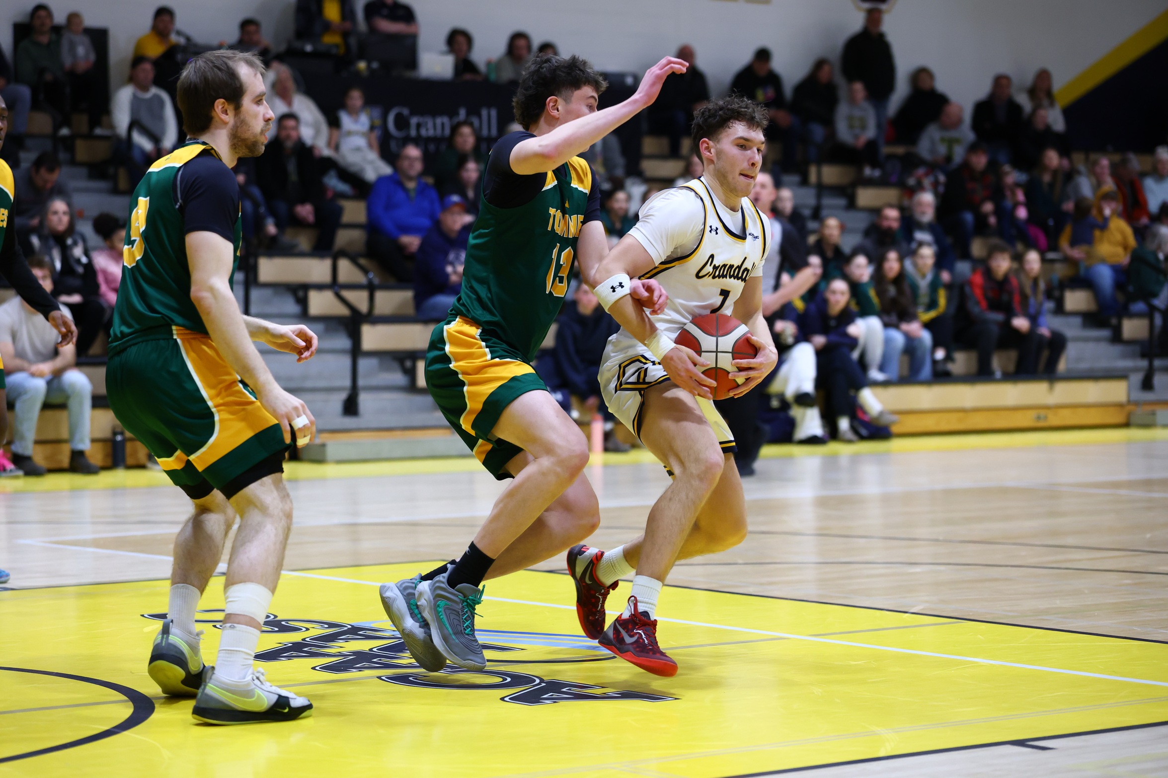 Chargers Close Out Weekend Split Against No. 1 St. Thomas