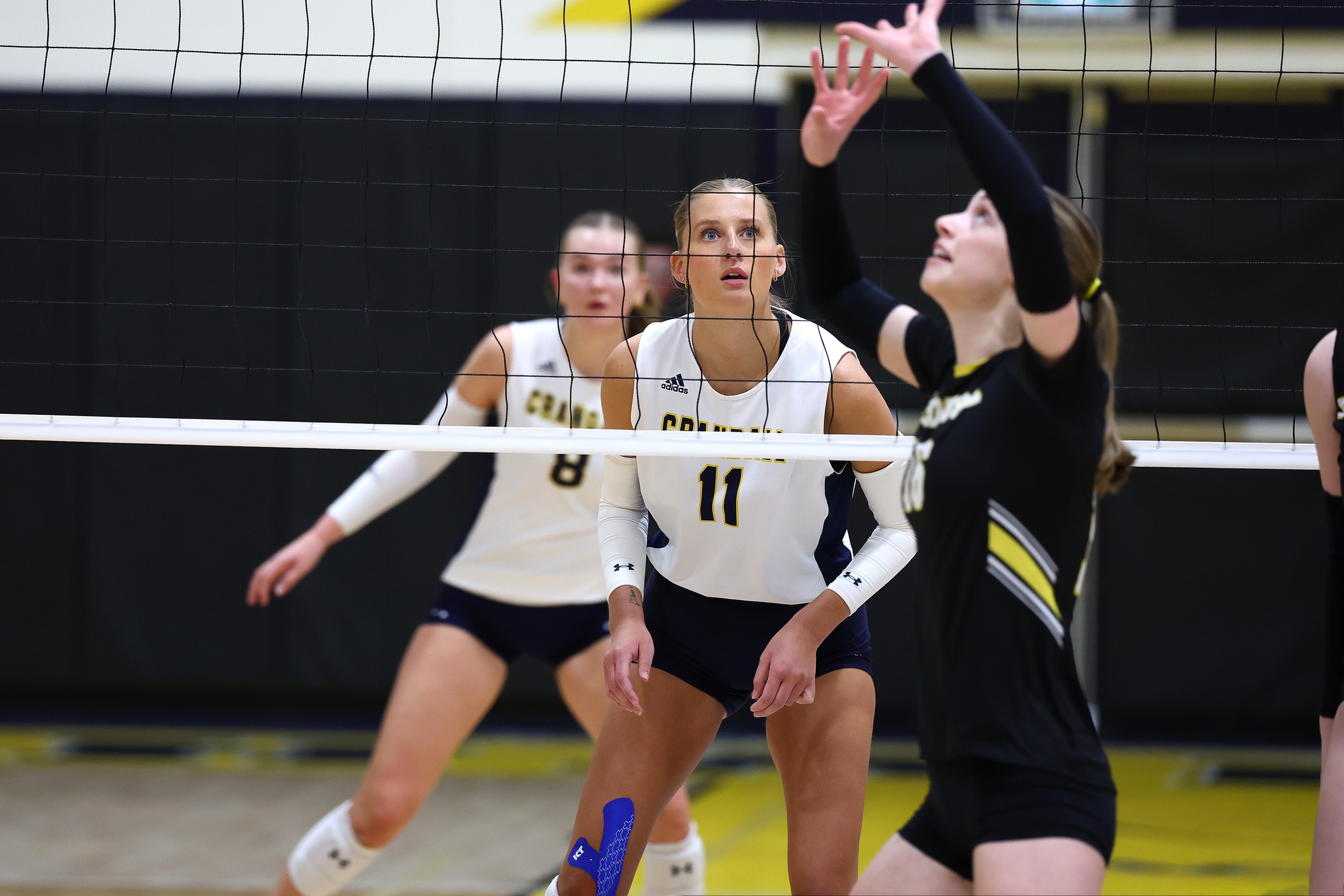 Chargers Drop Three-Set Match to Dal Rams